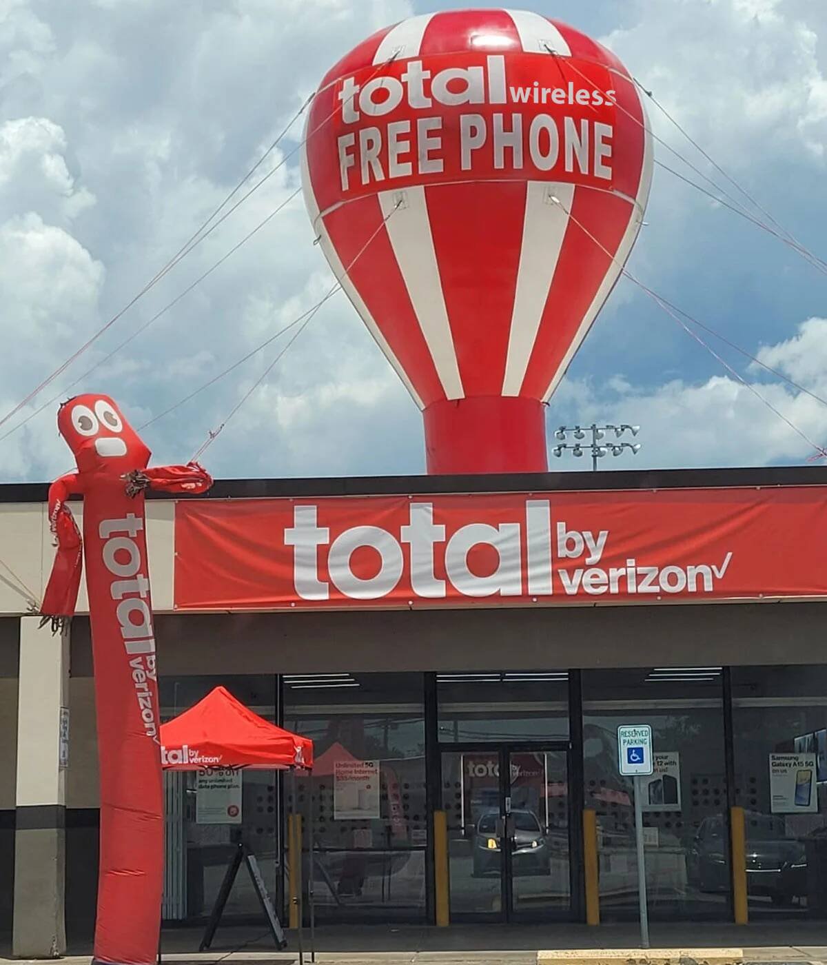 Total Wireless Giant Roof Top Balloon