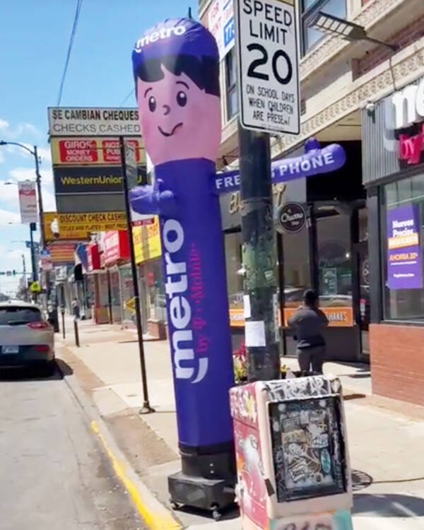10ft Metro by T-Mobile Inflatable Waving Man