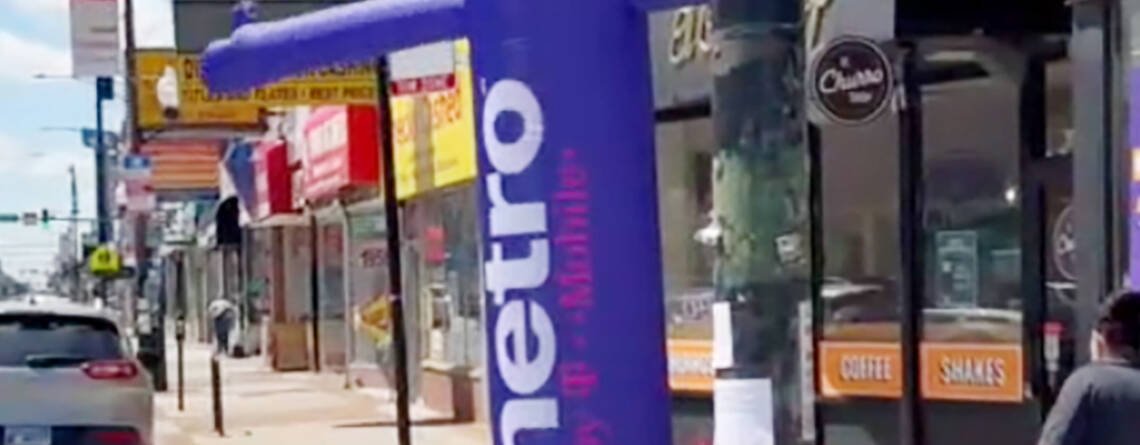 10ft Metro by T-Mobile Inflatable Waving Man