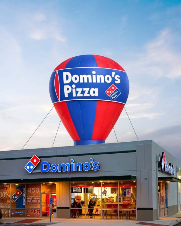22ft Domino’s Pizza rooftop balloon