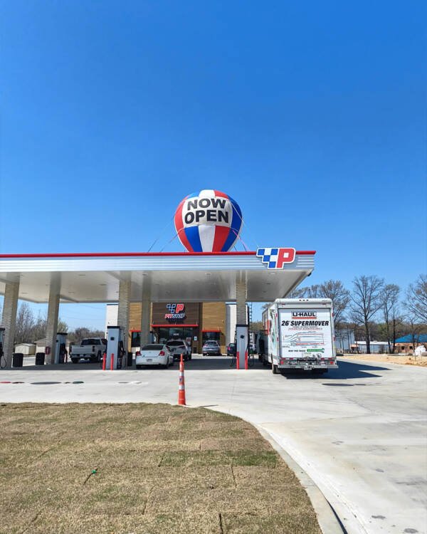 Rooftop-inflatable-advertising-balloon