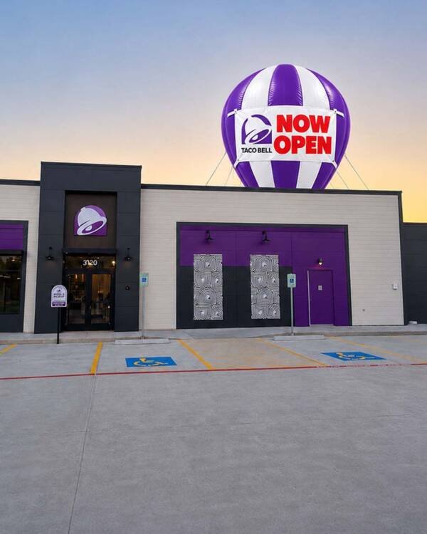 22ft Taco Bell rooftop advertising balloon