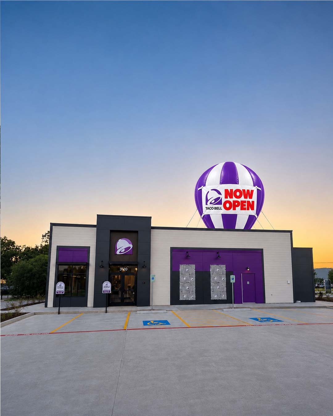 22ft Taco Bell rooftop advertising balloon