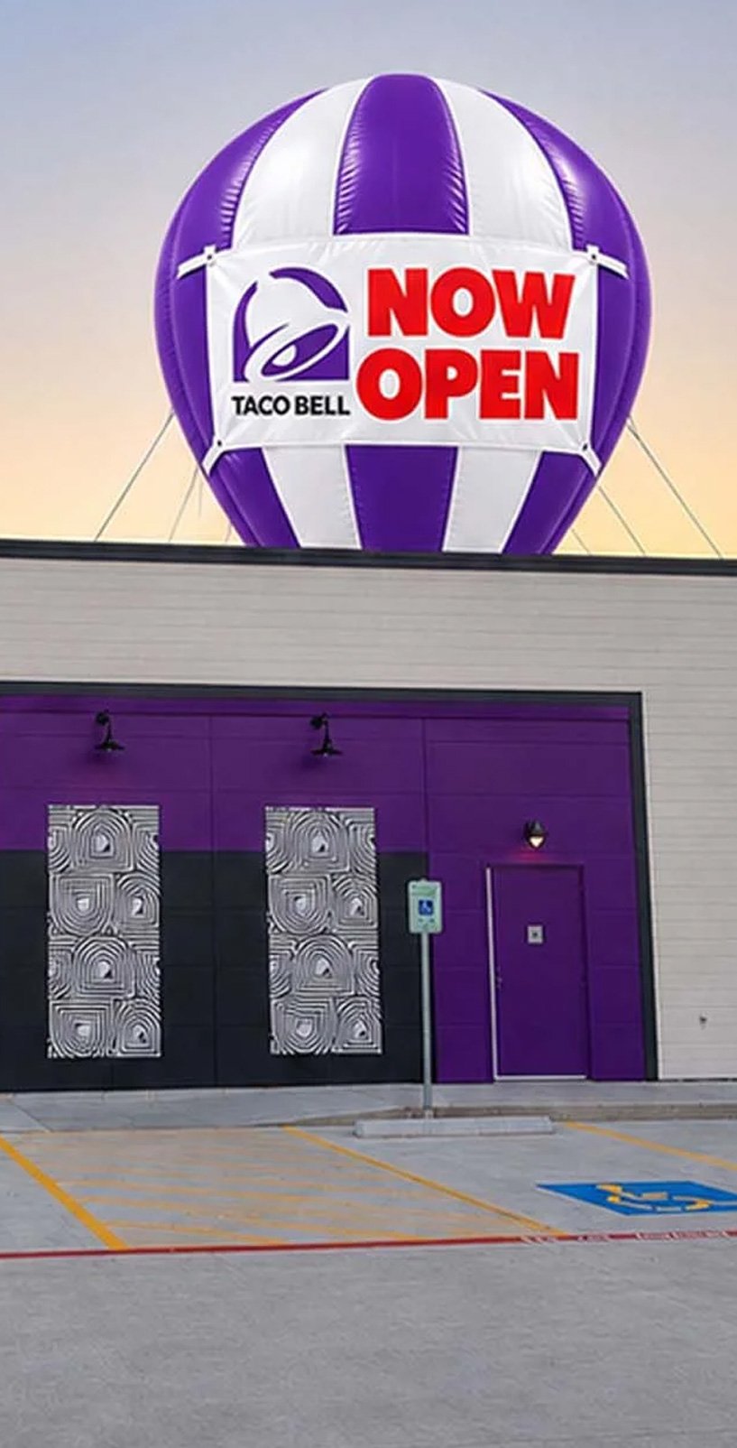 22ft Taco Bell “NOW OPEN” Giant Rooftop Advertising Balloon